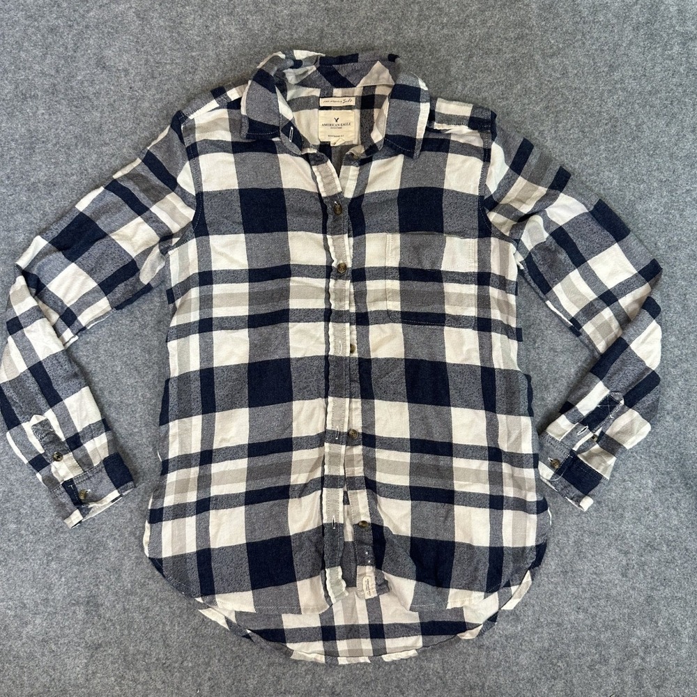 American Eagle Boyfriend Fit Flannel Shirt Small Navy White Plaid Soft Cotton